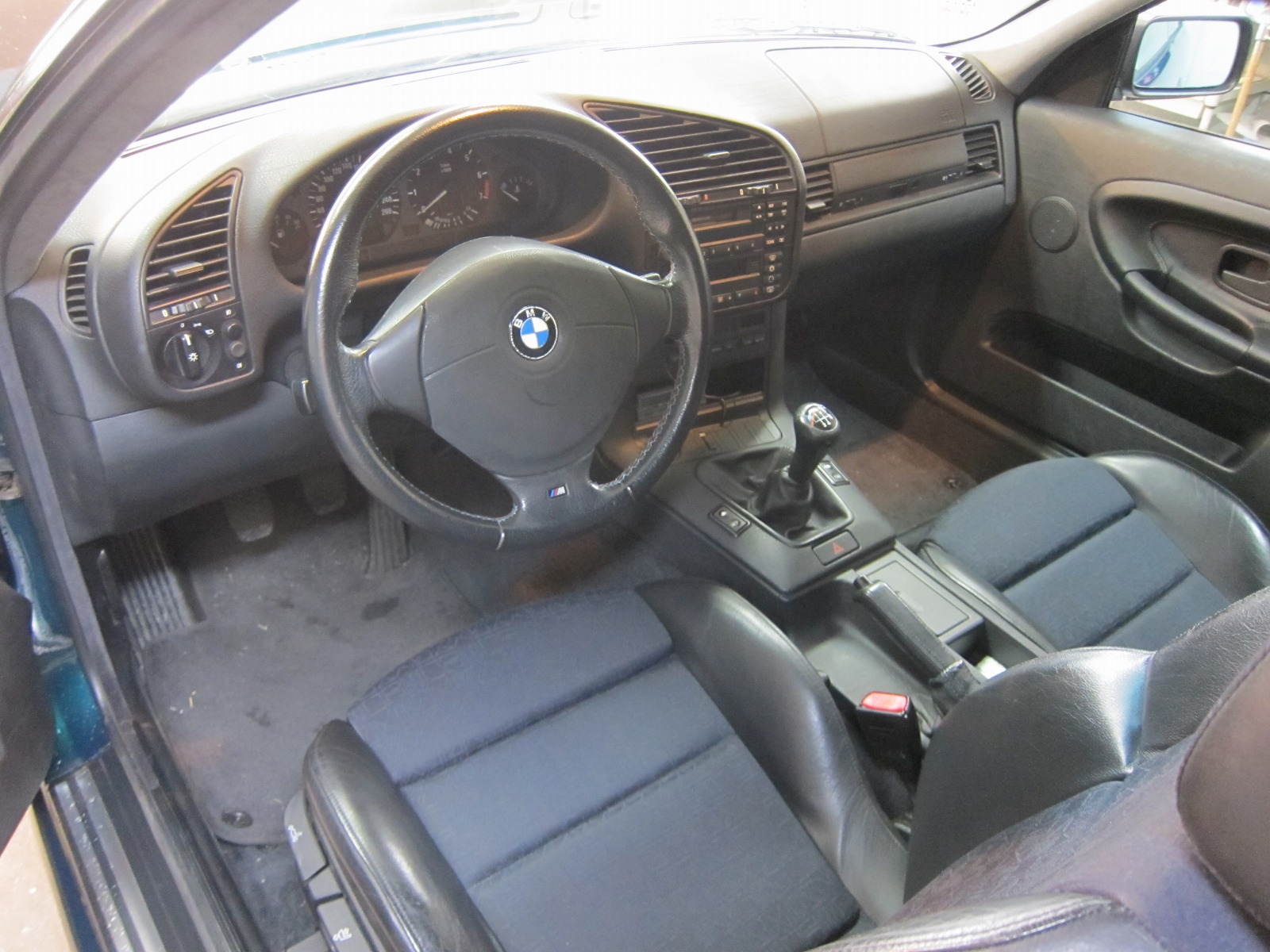 20130808-bmw-318is-02