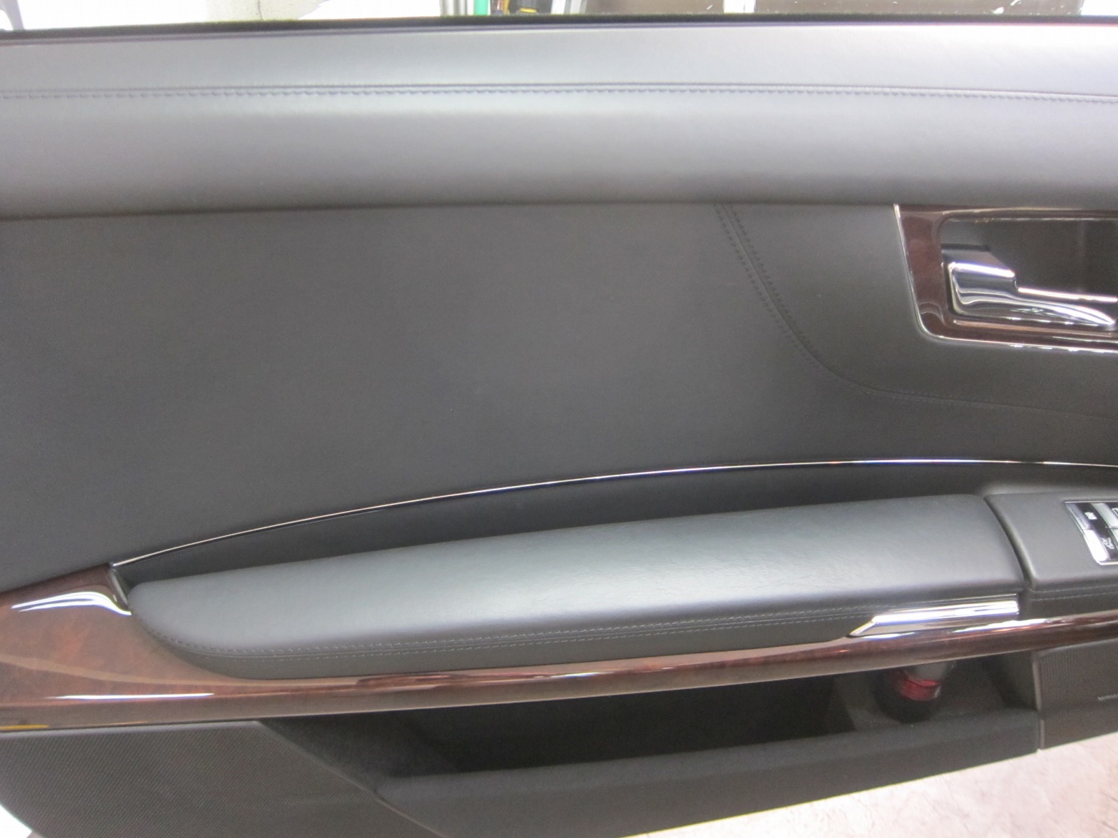 メルセデス ベンツ Cl550 ルームクリーニング 原因不明の車内の臭い カービューティープロ ブルーボトル ガラスコーティング 東京