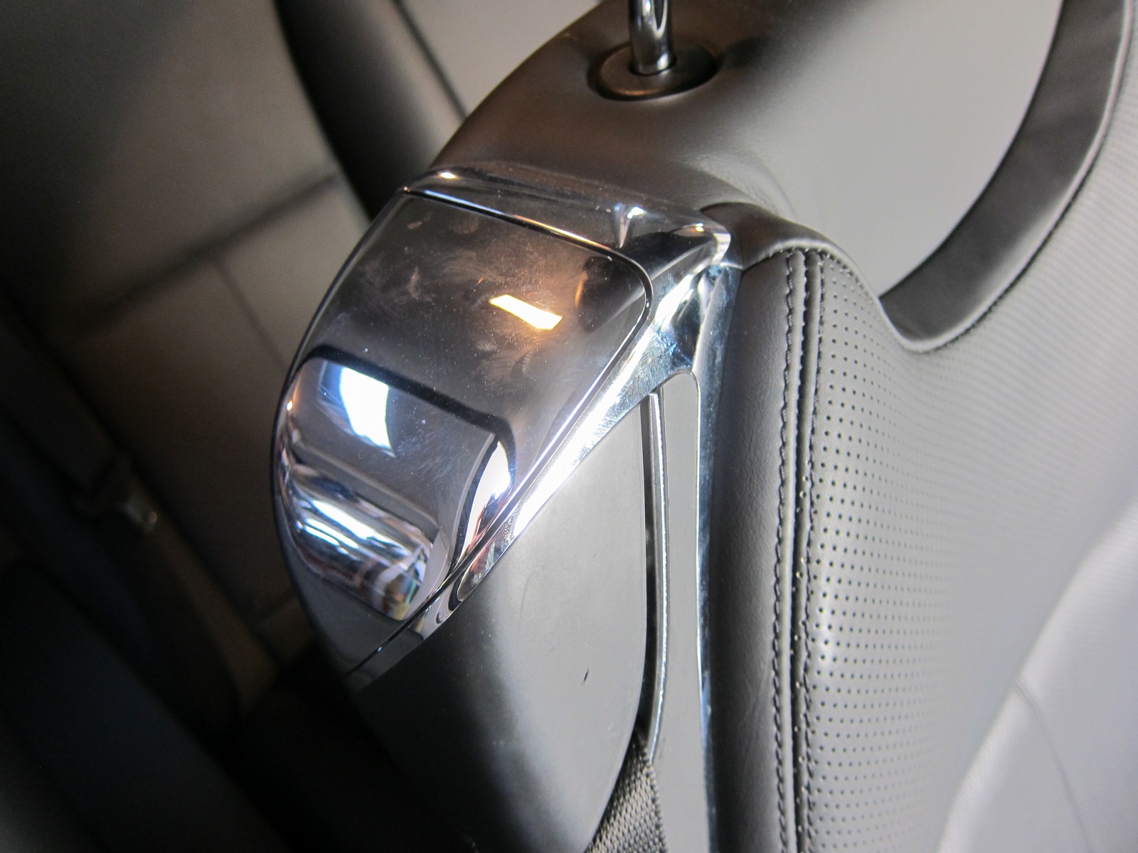メルセデス ベンツ Cl550 ルームクリーニング 原因不明の車内の臭い カービューティープロ ブルーボトル ガラスコーティング 東京