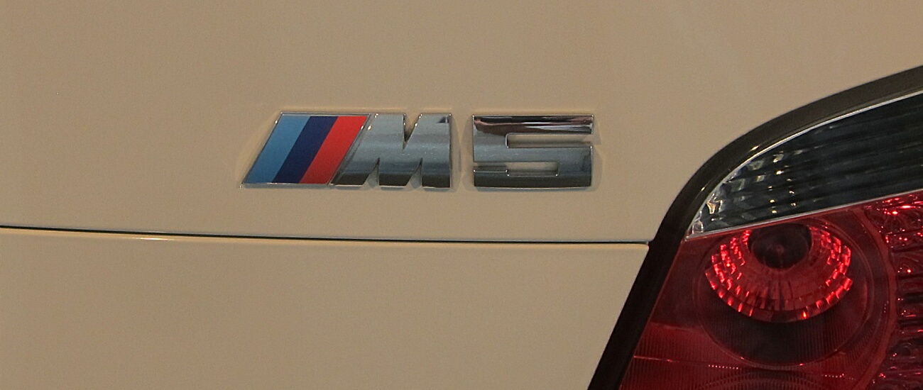 レザーシートのお手入れは定期的に Bmw M5 車内クリーニング カービューティープロ ブルーボトル ガラスコーティング 東京