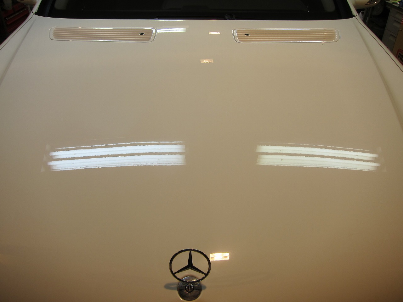 白い車でも雨染みは出来ます メルセデス ベンツ S550 ガラスコーティング カービューティープロ ブルーボトル ガラスコーティング 東京