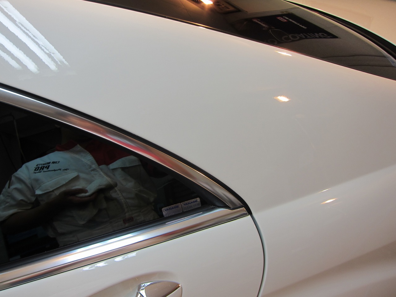白い車でも雨染みは出来ます メルセデス ベンツ S550 ガラスコーティング カービューティープロ ブルーボトル ガラスコーティング 東京